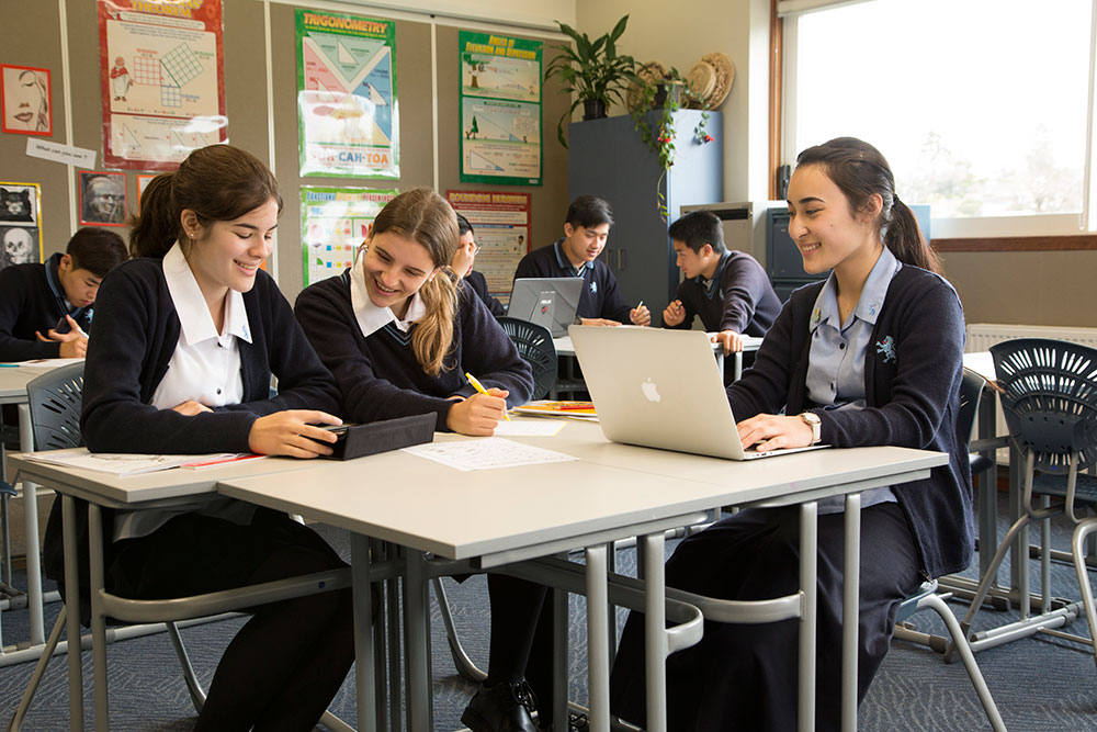 Mount Albert Grammar School (マウントアルバートグラマースクール) の生徒