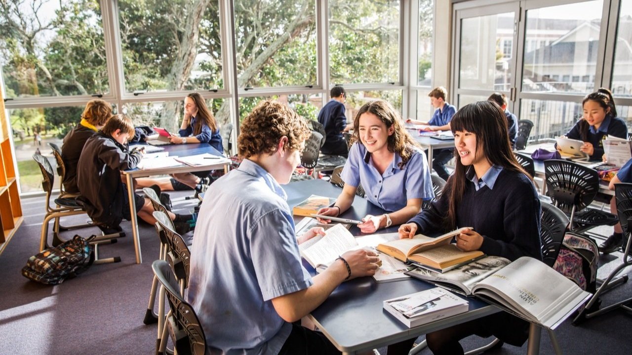 ニュージーランドの中学・高校教育制度とは？大学進学についても解説 | ニュージーランド留学ならGina & Partners