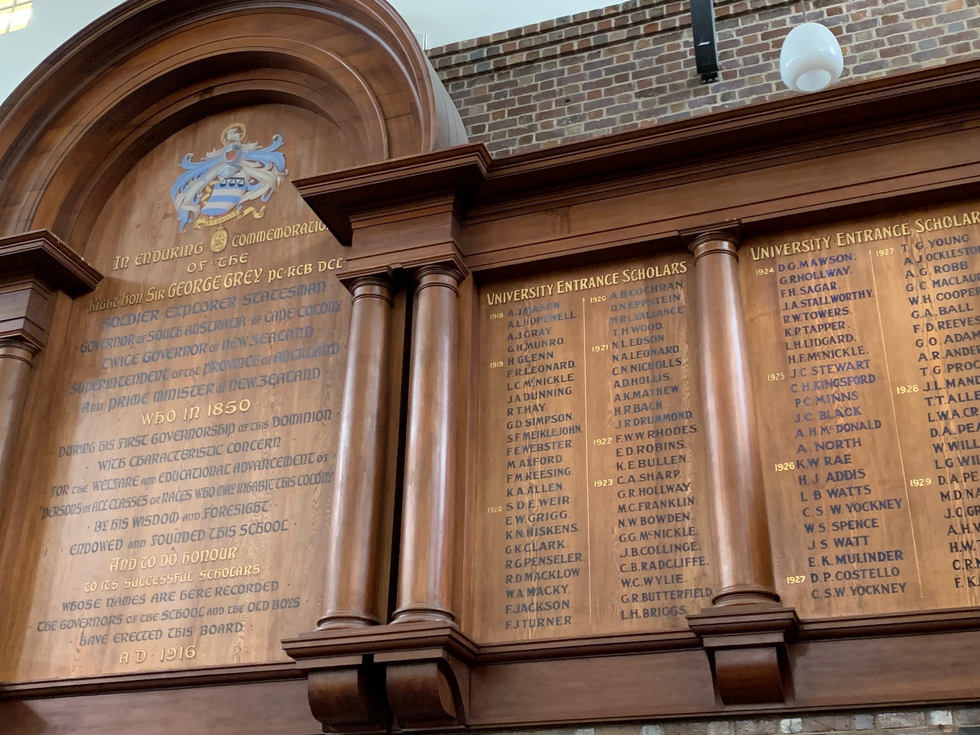 Auckland Grammar School (オークランドグラマースクール) の壁