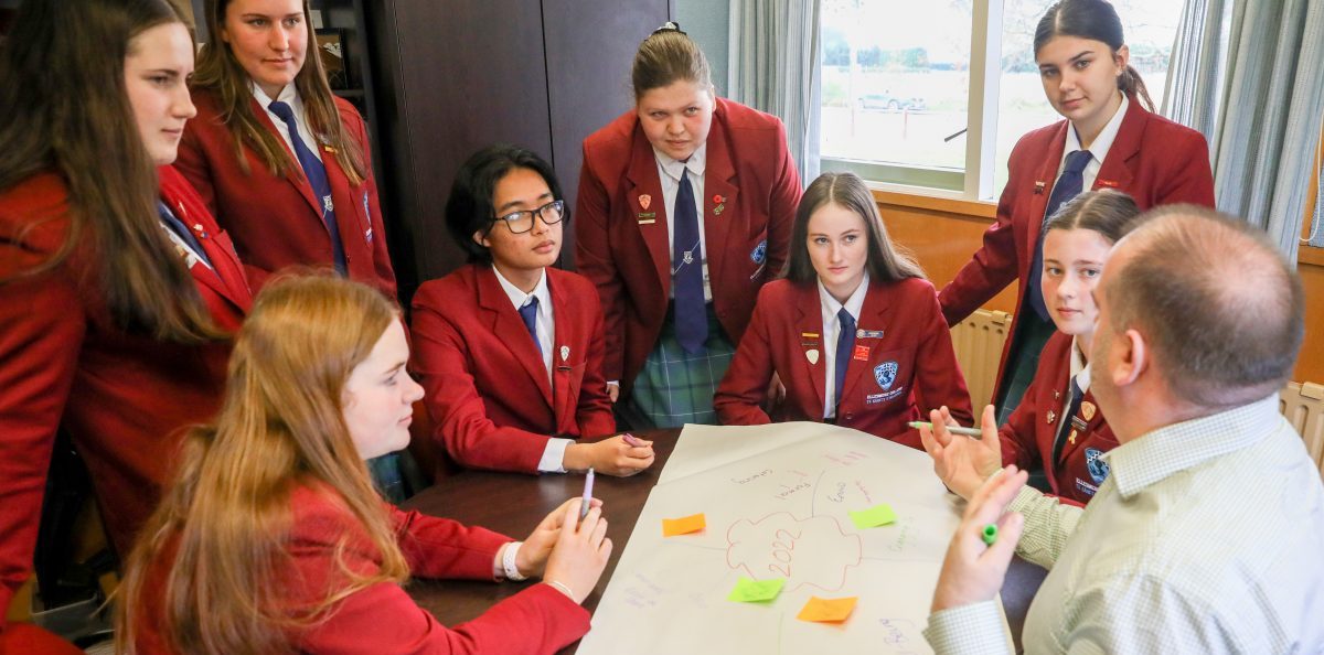 Ellesmere College (エルズミアカレッジ) の先生と生徒