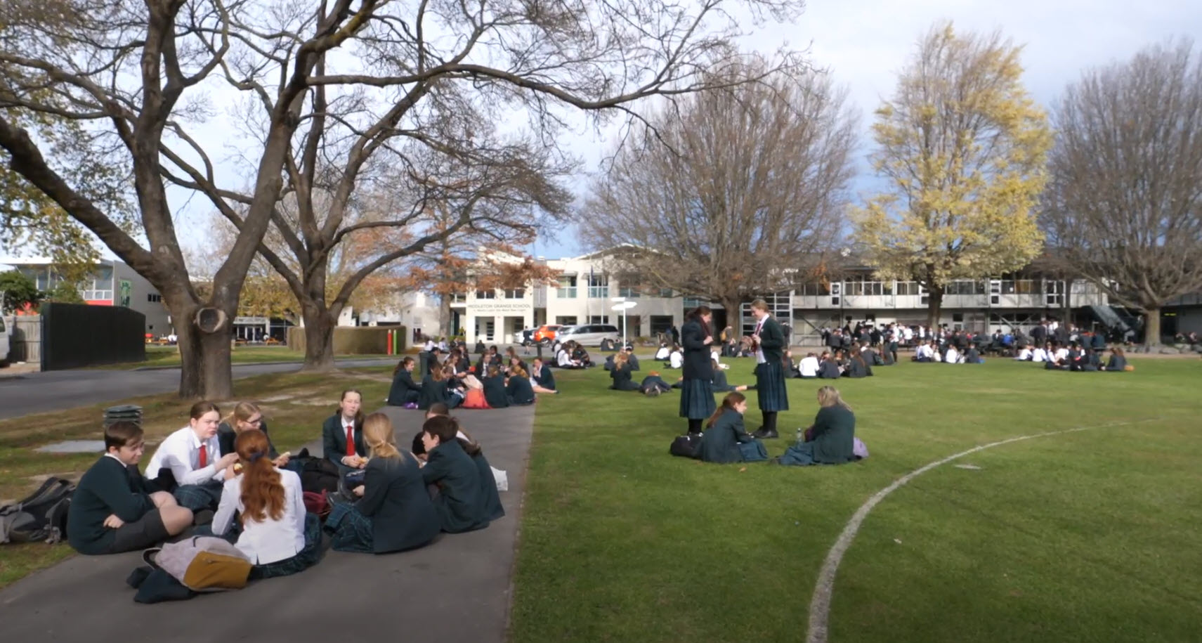 Middleton Grange School (ミドルトングレンジスクール) の庭