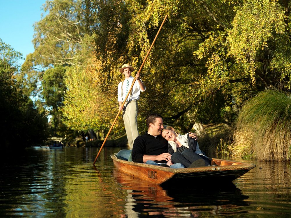 クライストチャーチの乗り物を楽しむ人