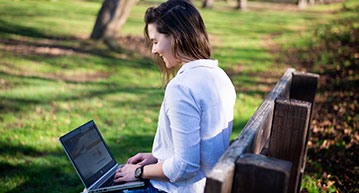 Southern Institute of Technology (SIT) (サザン・インスティチュート・オブ・テクノロジー) の学生の後ろ姿