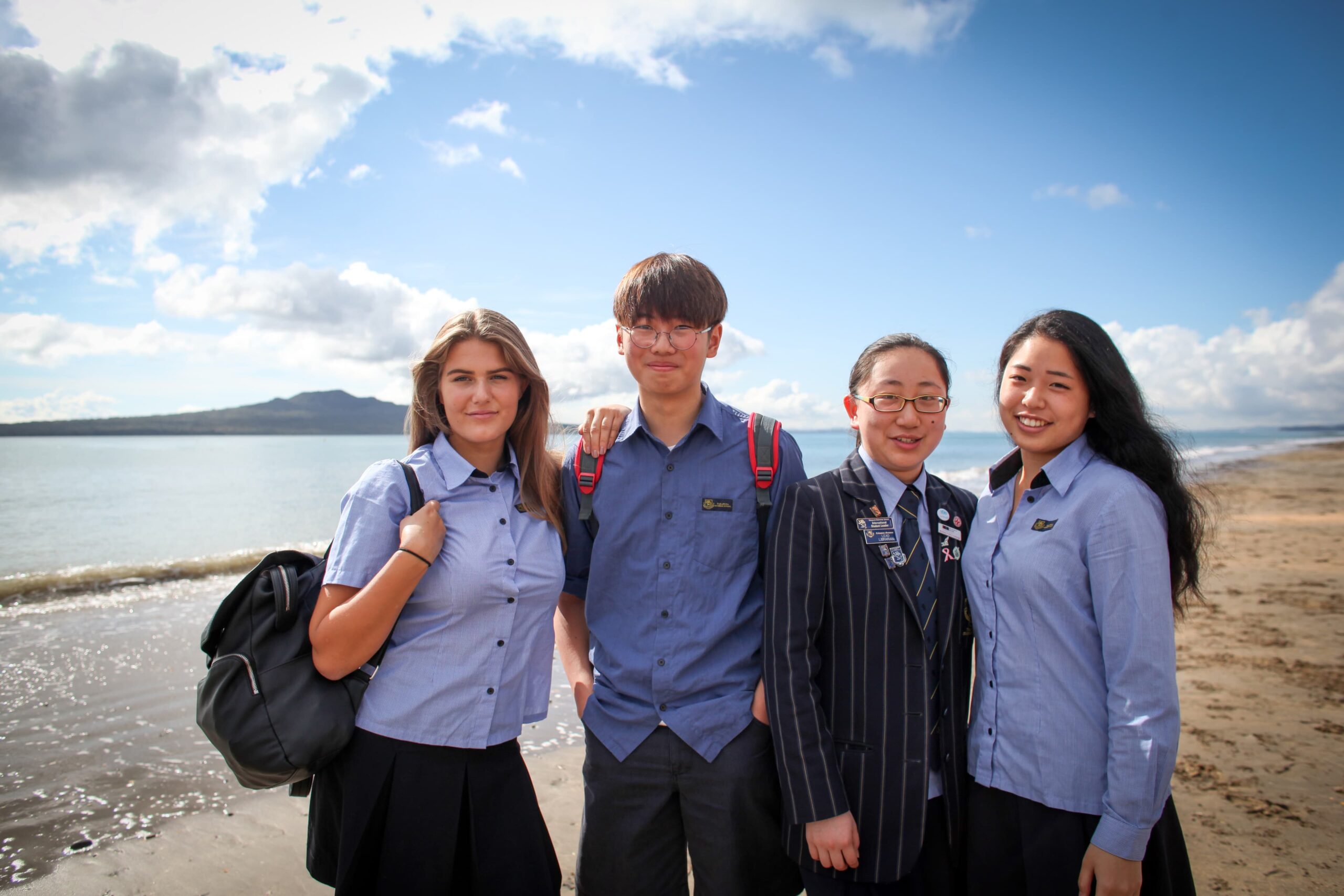 Takapuna Grammar School (タカプナグラマースクール) の海辺の生徒
