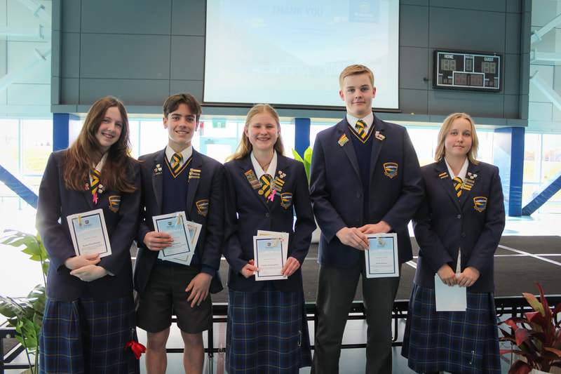 Wakatipu High School (ワカティプハイスクール) の複数人の生徒