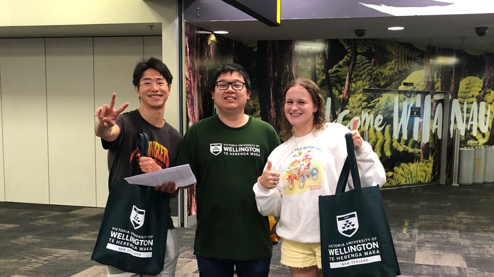 Victoria University of Wellington (ヴィクトリア大学ウェリントン) の学生3人