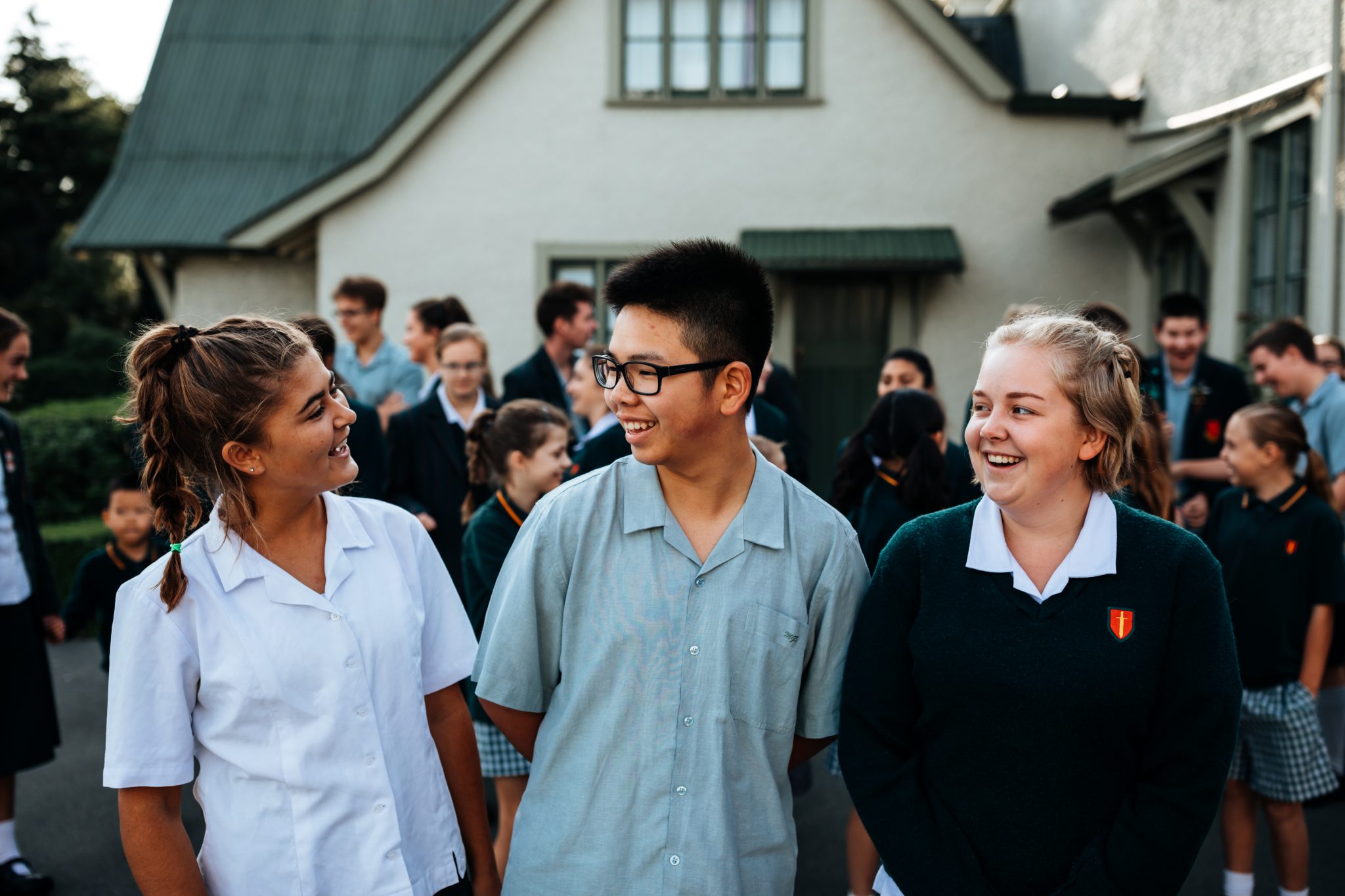 Middleton Grange School (ミドルトングレンジスクール) の3人の生徒