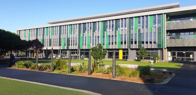 Western Springs College (ウェスタンスプリングスカレッジ) の外観