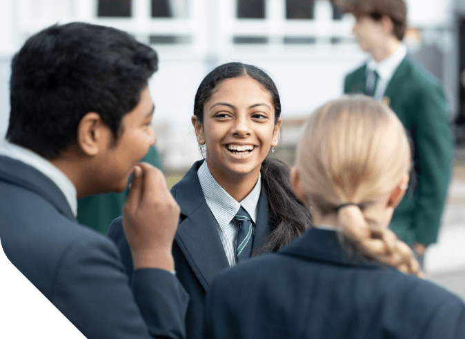 Burnside High School (バーンサイドハイスクール) の会話をする生徒