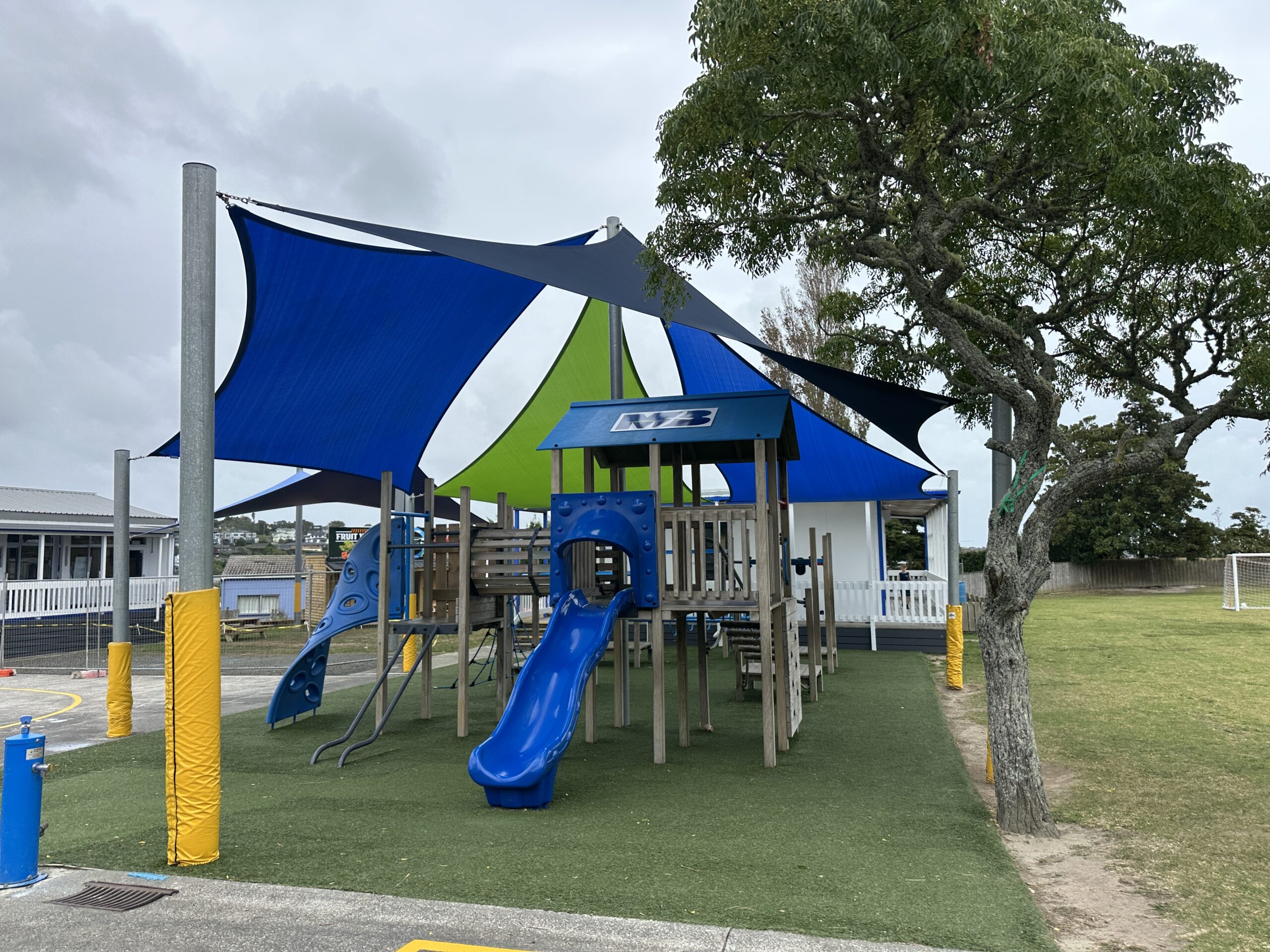 Mairangi Bay School (マイランギベイ・スクール)の遊具