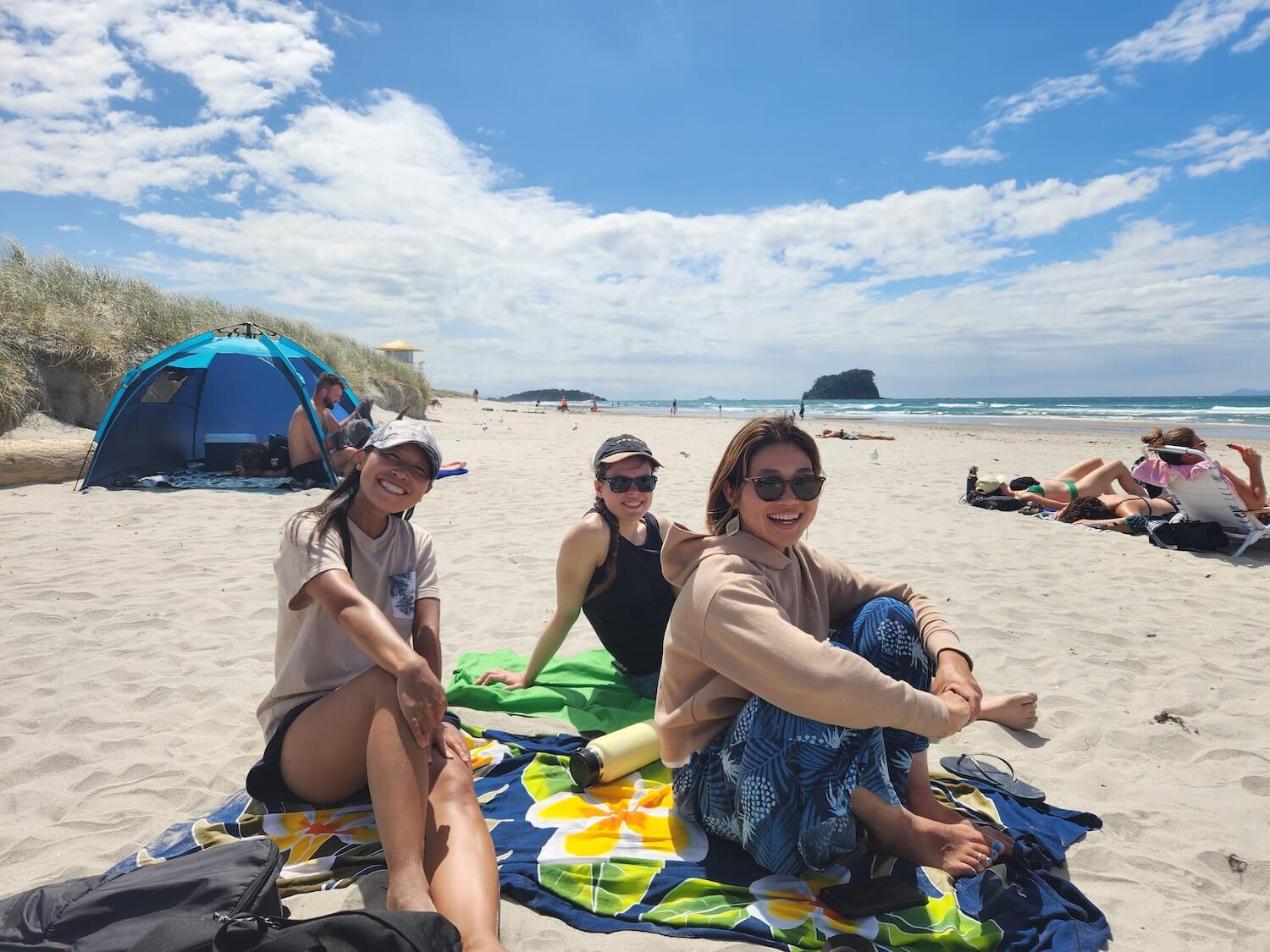 Mount Maunganui Language Centre ビーチで過ごす生徒たち