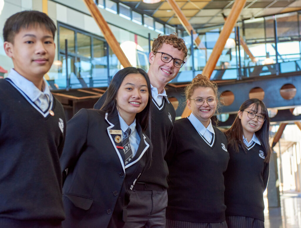 Avondale College（アヴォンデール カレッジ）の集合する生徒